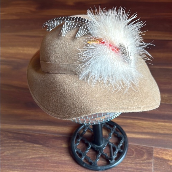 DOESKIN Stylish Tan Wool Hat with Feather Accent - Picture 2 of 6